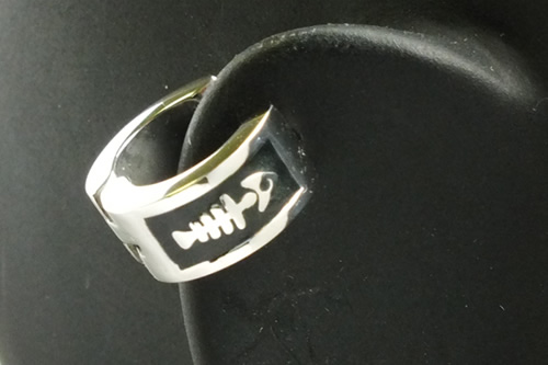 �C���[�J�t�F�t�B�b�V���{�[���C�������O